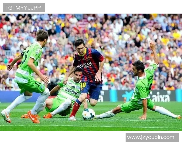 足球明星训练视频揭秘提升技能的秘密与训练背后的故事 足球明星训练视频揭秘提升技能的秘密与训练背后的故事